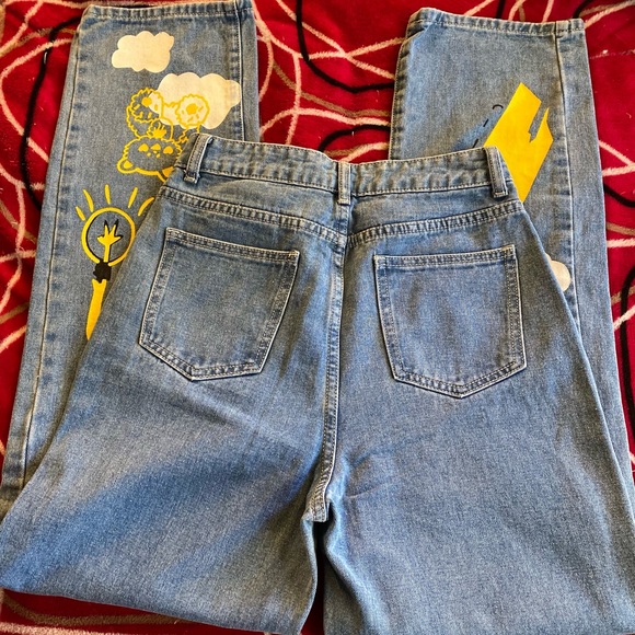 This is a product from SHEIN. Color is light washed. has not been worn. - Picture 3 of 4